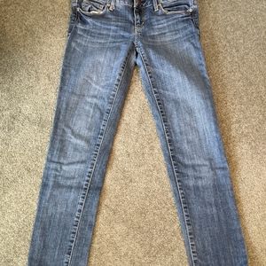 Woman's American Eagle skinny jeans